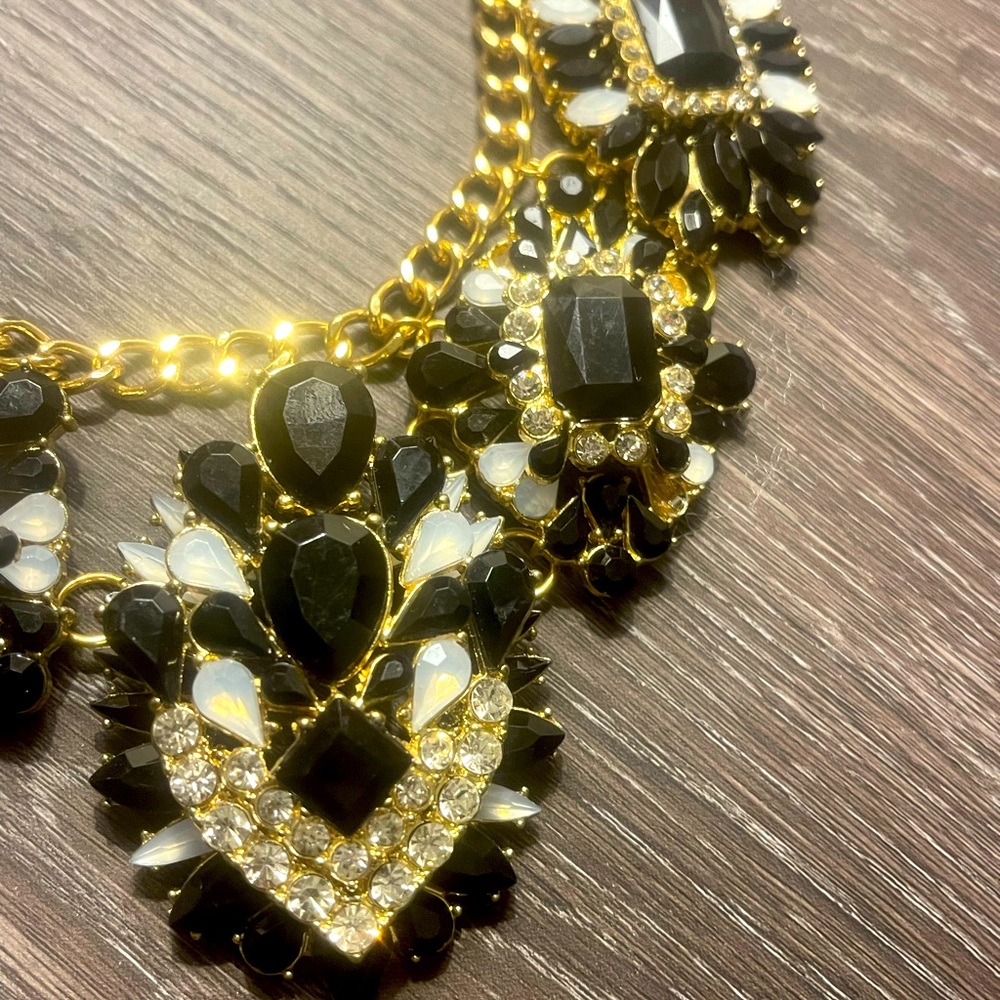 VINTAGE gold necklace